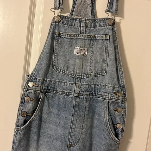 LEVIS Retro/Vintage Style Light Wash Distressed Denim Overalls - Picture 6 of 15
